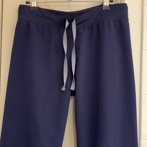 Figs Livingston basic scrub pant - Picture 1 of 3